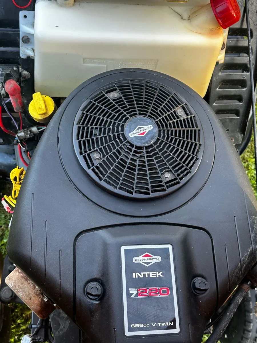 Stiga ride on Mower 22hp - Image 4