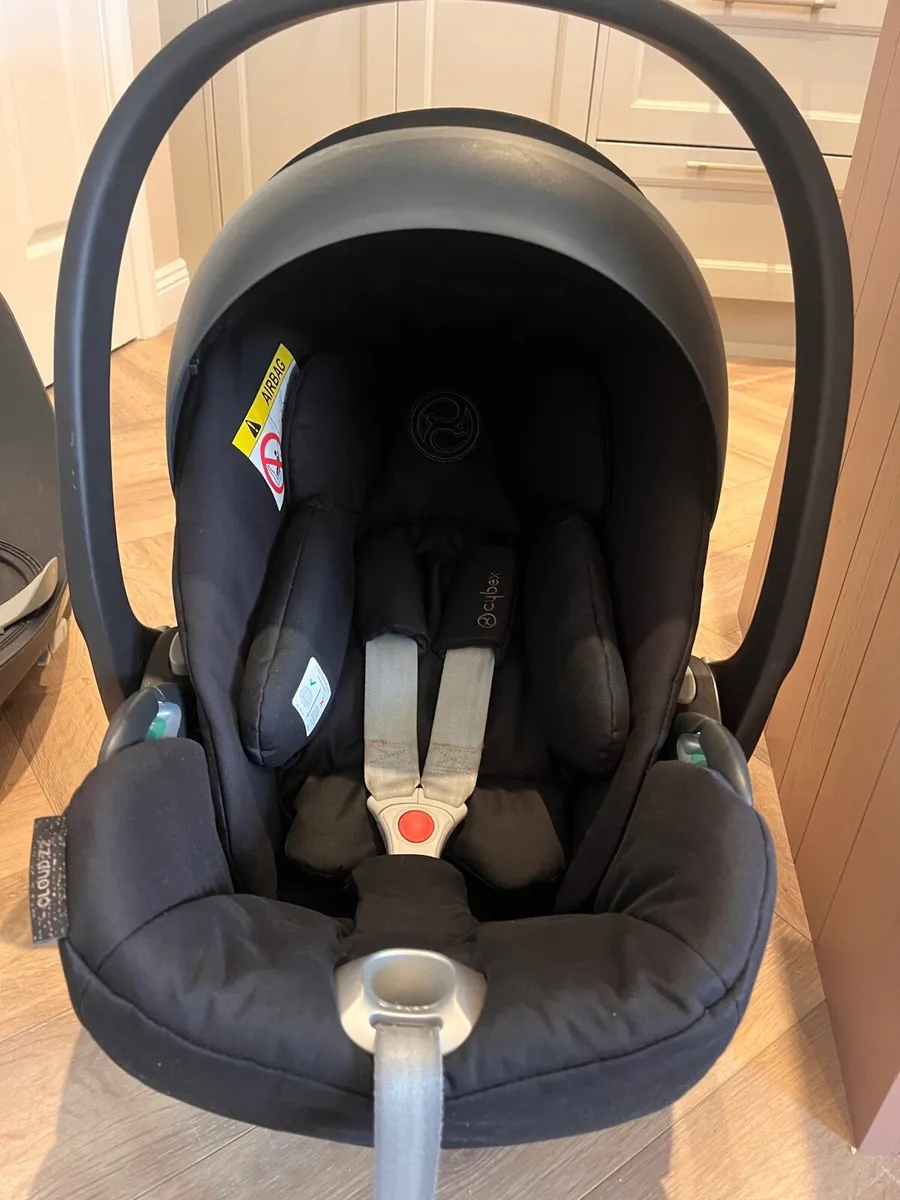 Cybex Cloud Z2 Car seat and swivel isofix base - Image 2