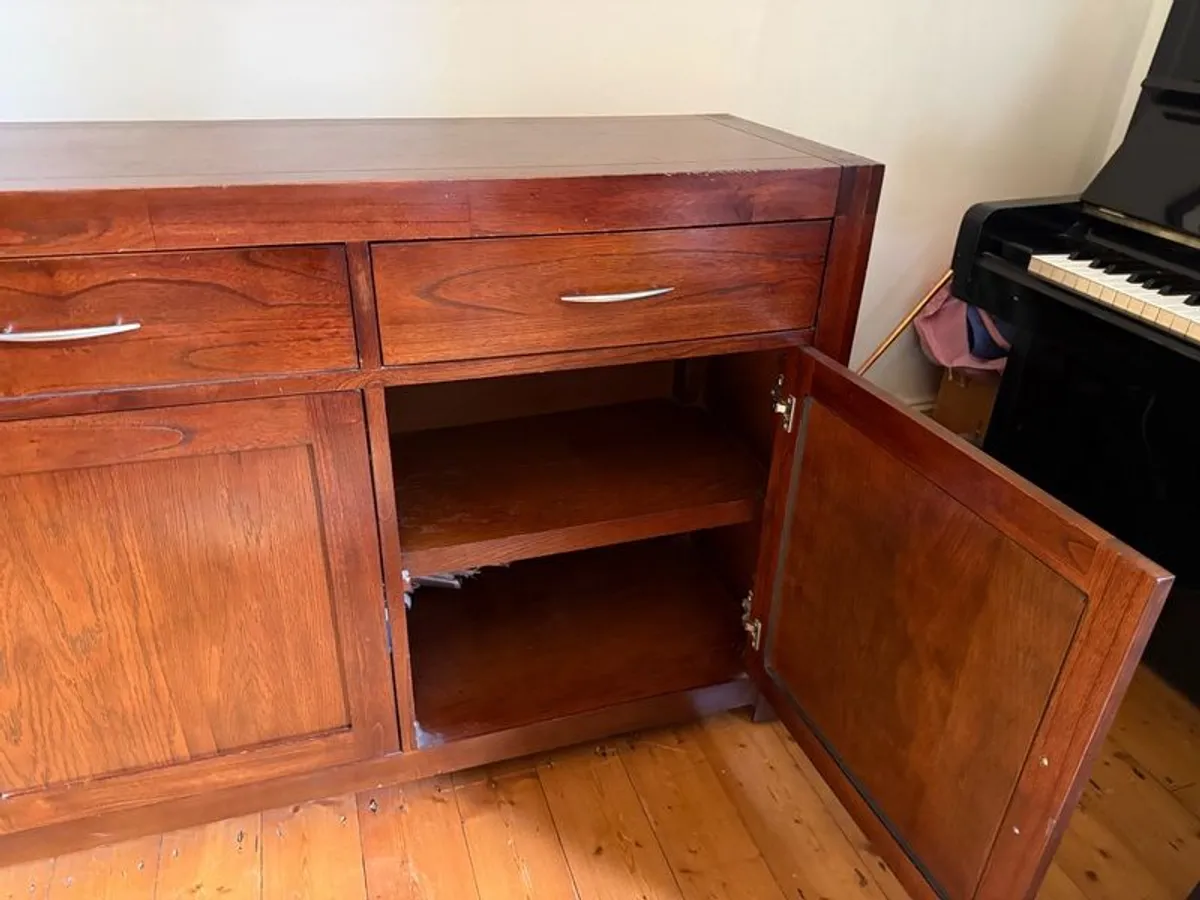 Solid hardwood sideboard with matching mirror - Image 4