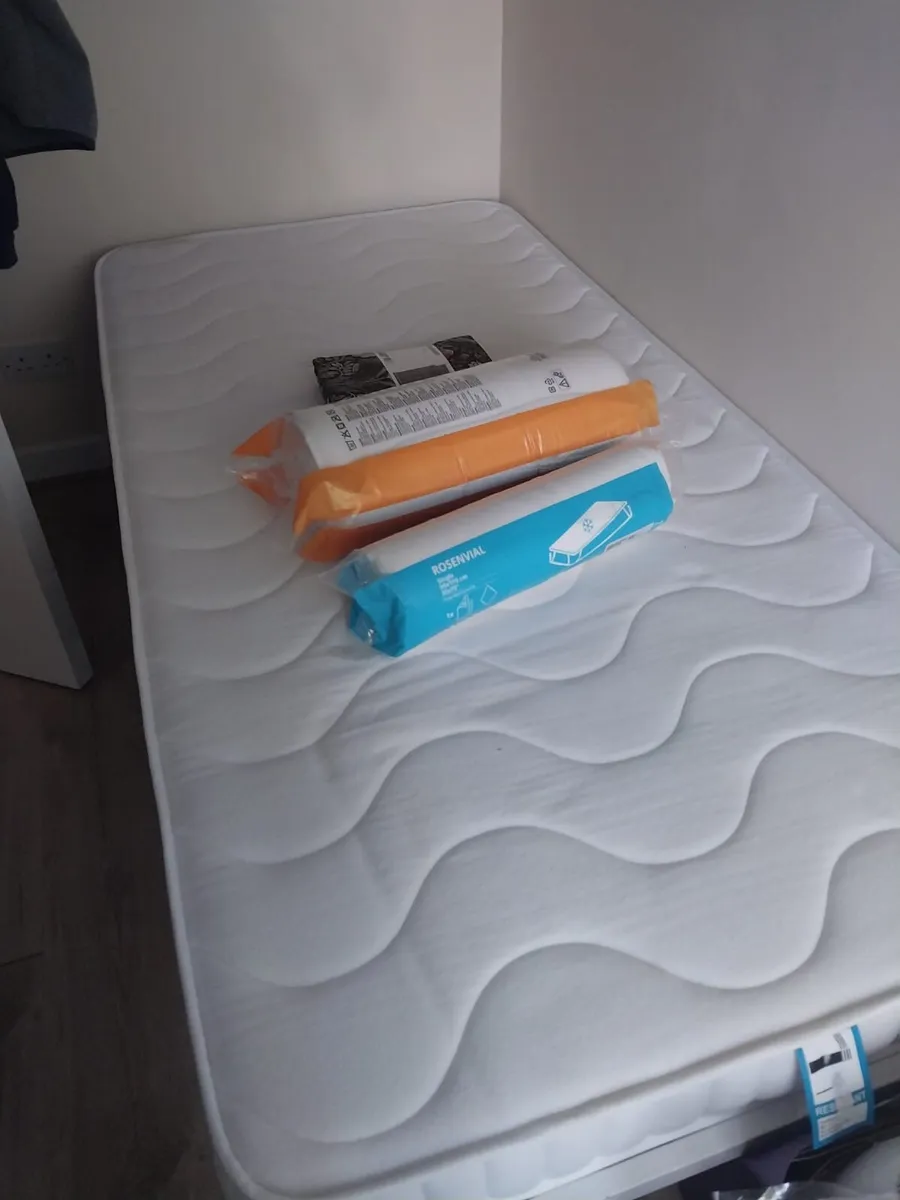 Single mattress sheets ect (never used)