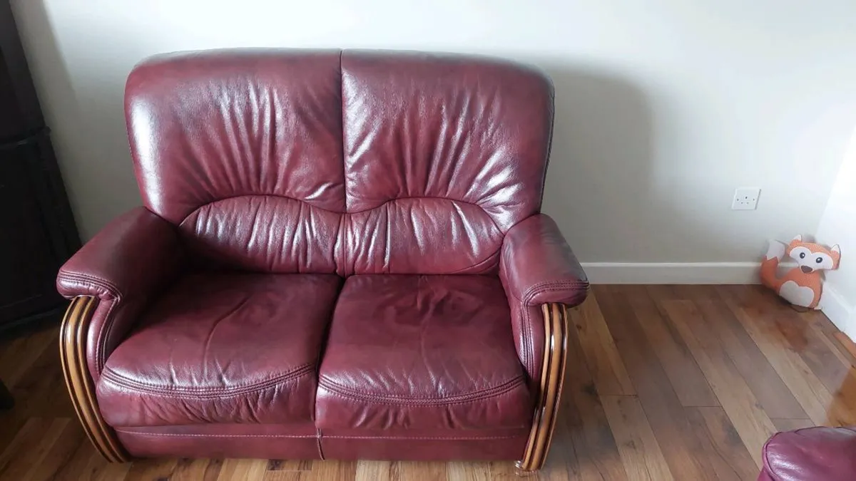 2 seater couch - Image 1