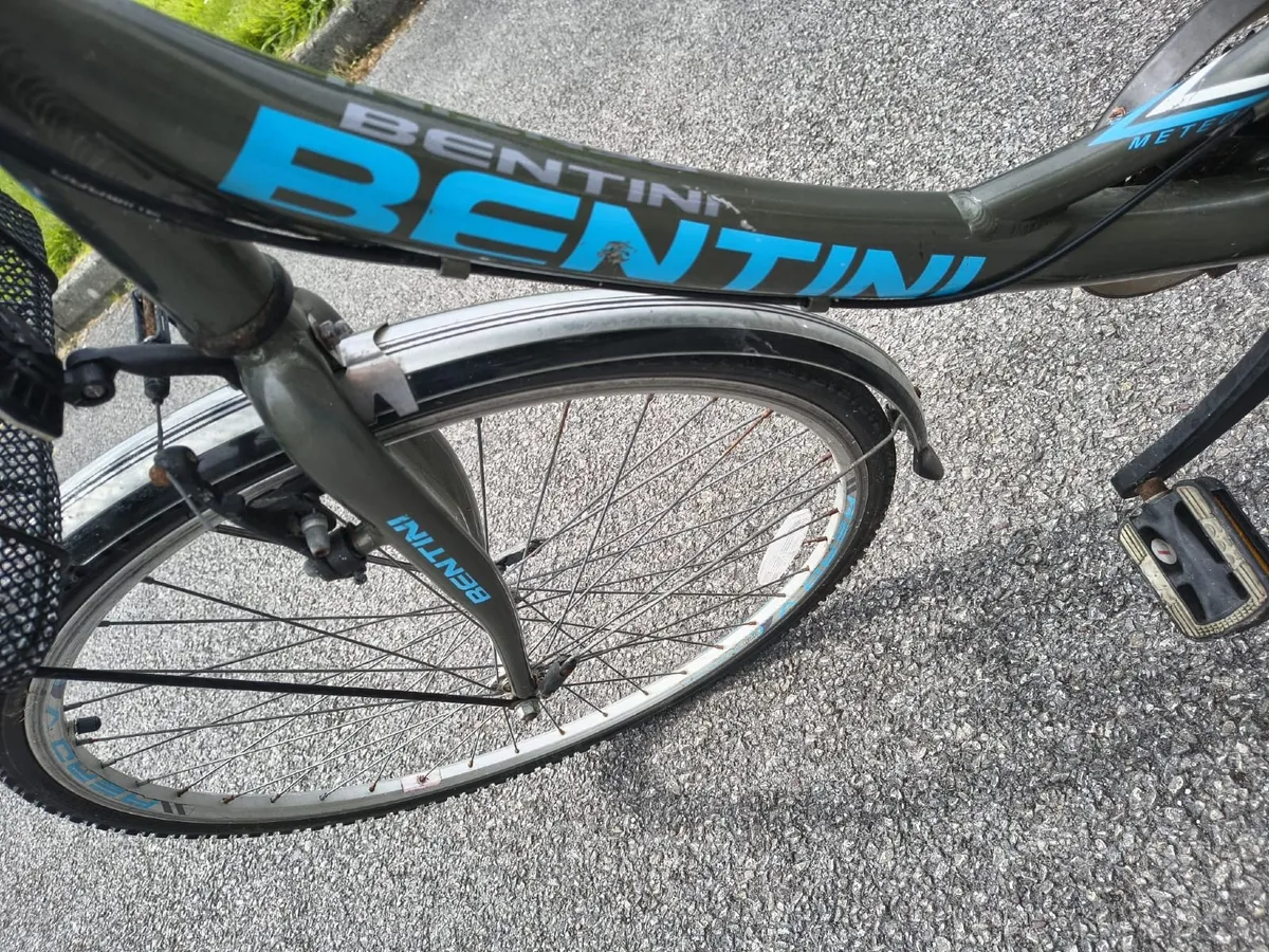 Woman's bike - Image 2
