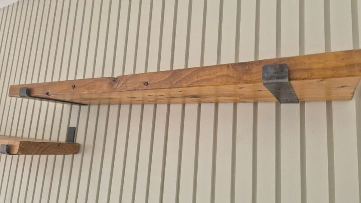 Solid wood shelves, incl. heavy duty metal brackets - Image 2