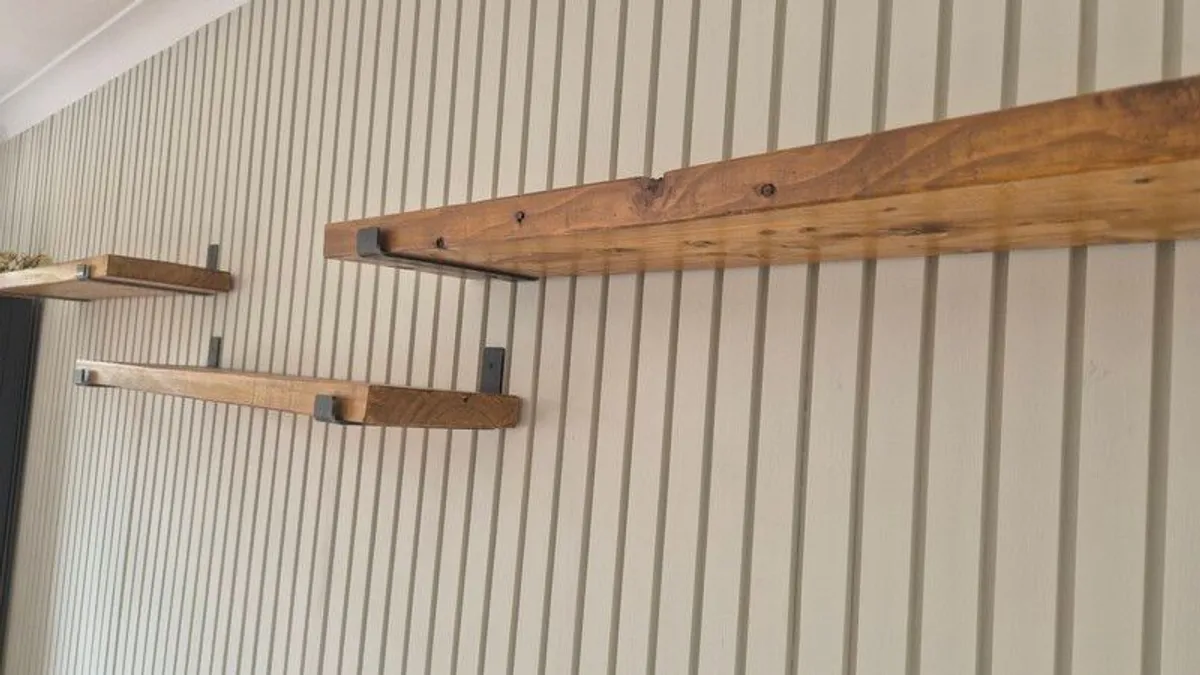Solid wood shelves, incl. heavy duty metal brackets - Image 3