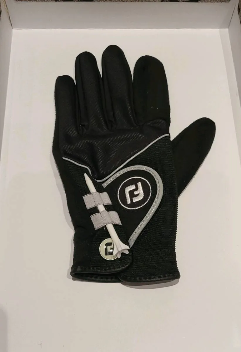 New ladies golf glove, M/L - Image 1