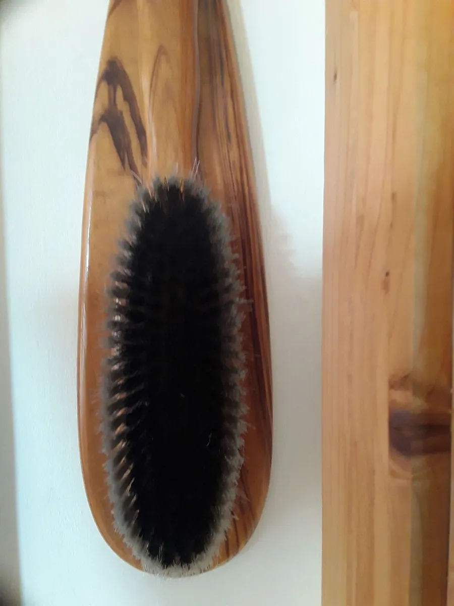 Vintage Lovely wooden clothes brush - Image 2