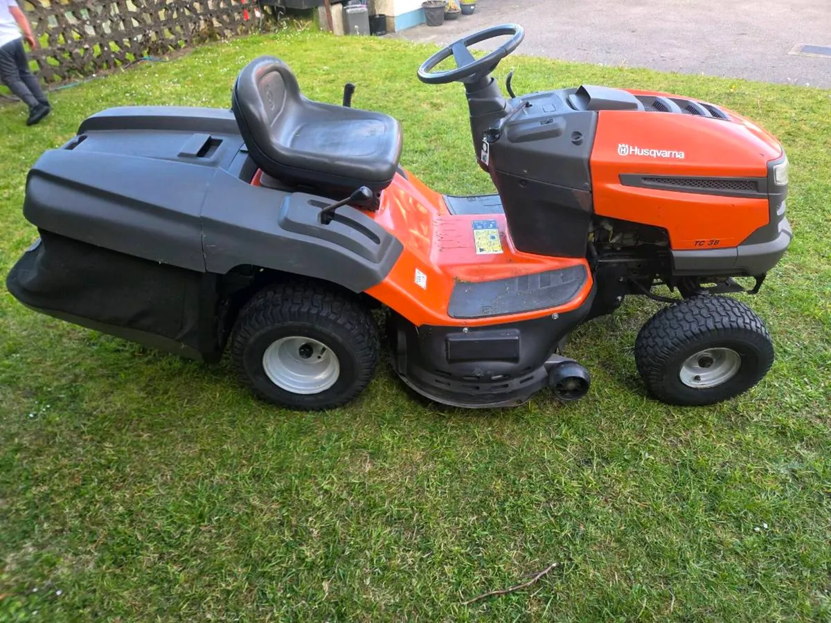 Ride on mower - Image 2