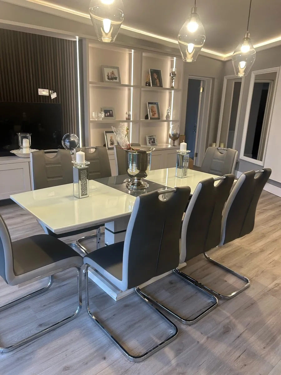 Dining room draw leaf table 6/8 chairs No Offers - Image 2