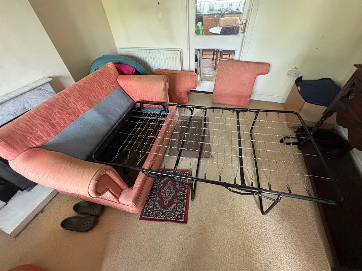 Convertible couch / Bed - Image 1