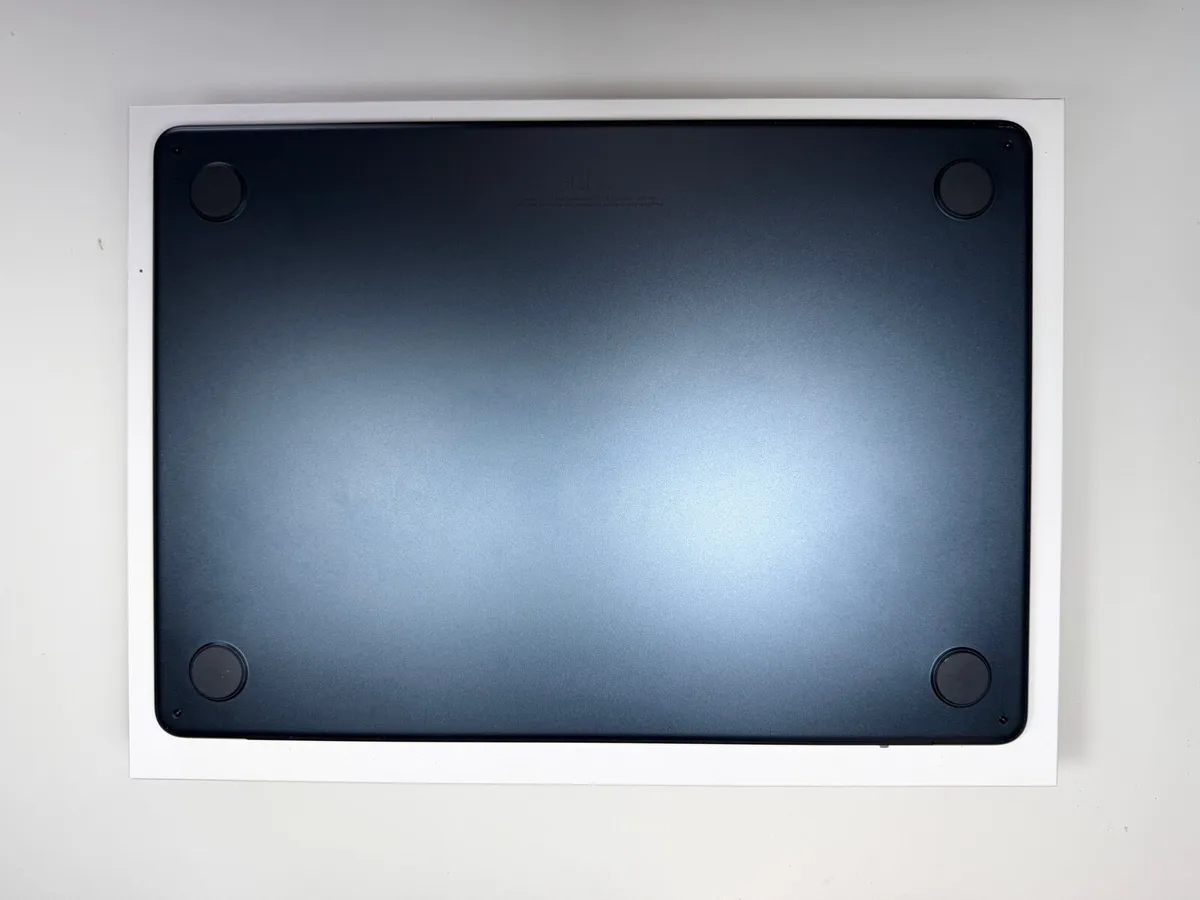 Apple MacBook Air 13.6” M2 2022 8GB RAM 512GB SSD - Image 4