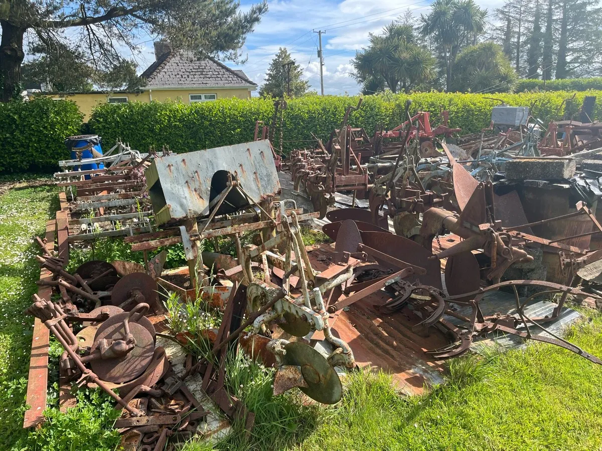 vintage farm machinery collection - Image 3