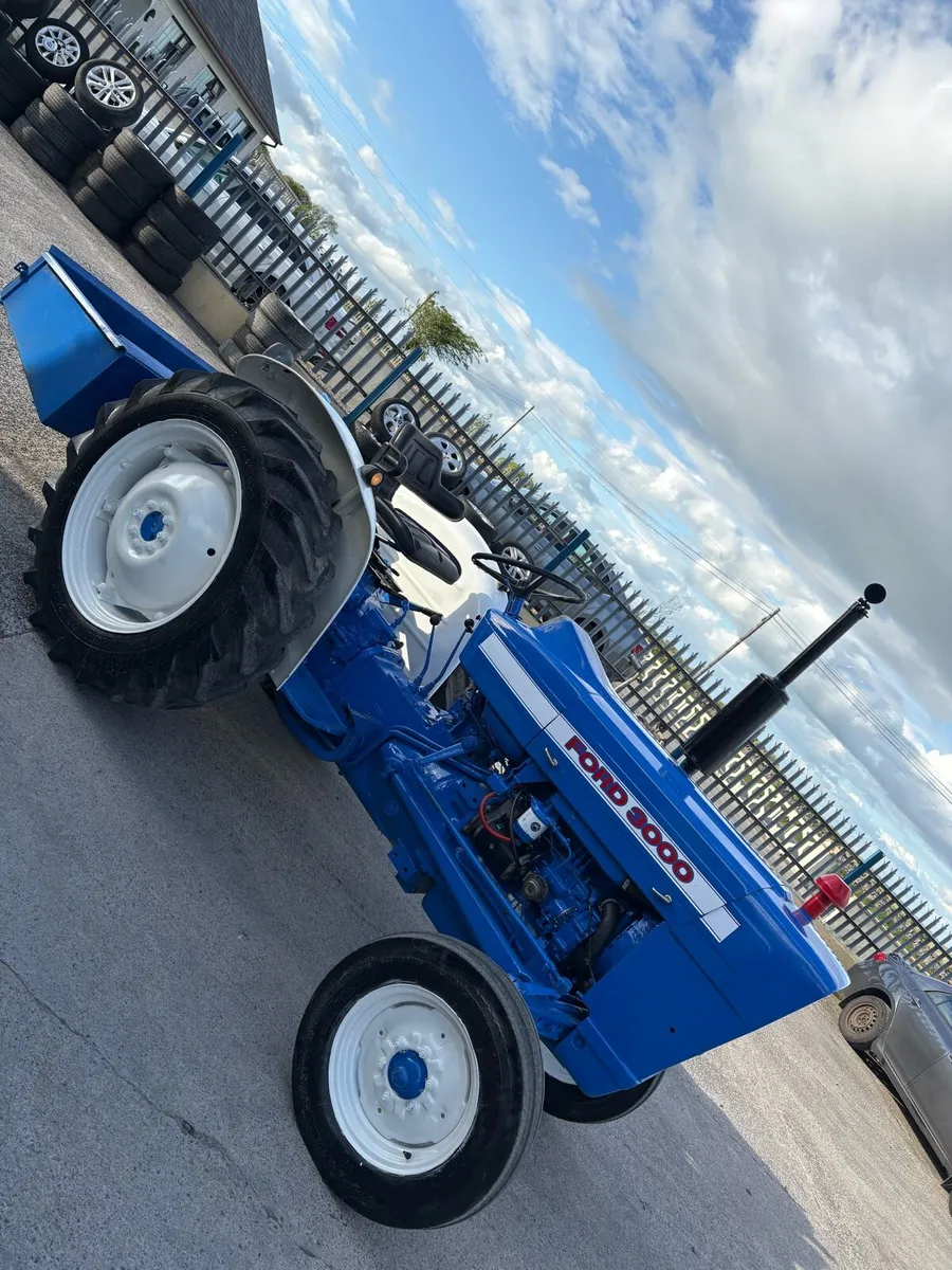 VERY CLEAN FORD 3000 - Image 2