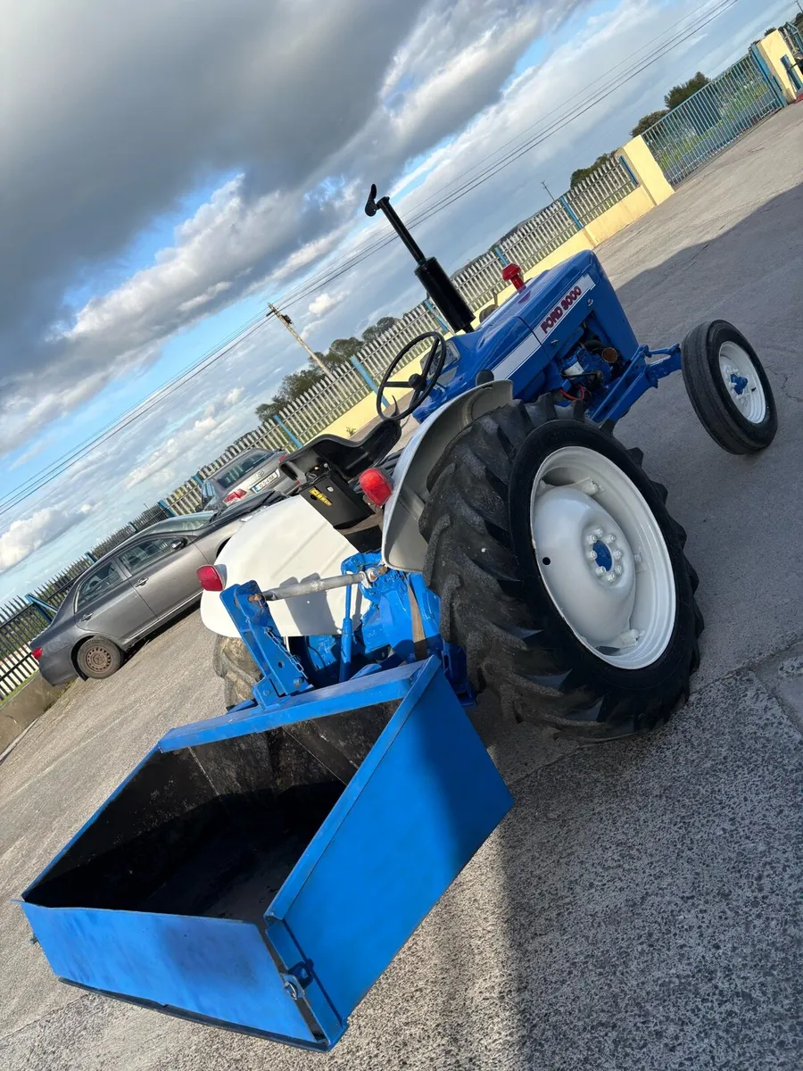 VERY CLEAN FORD 3000 - Image 3