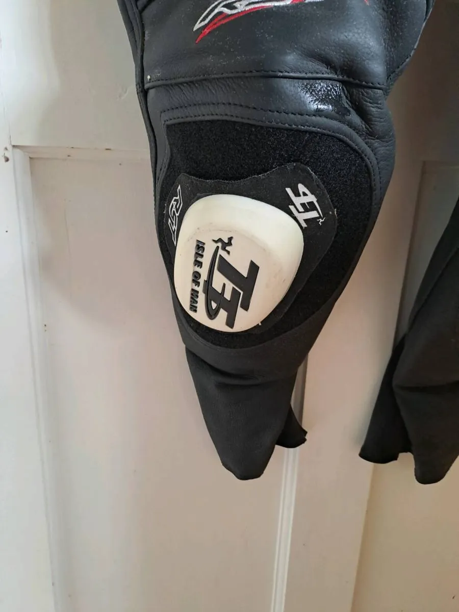 Ladies RST Blade Motorcycle Leathers + Boots - Image 3