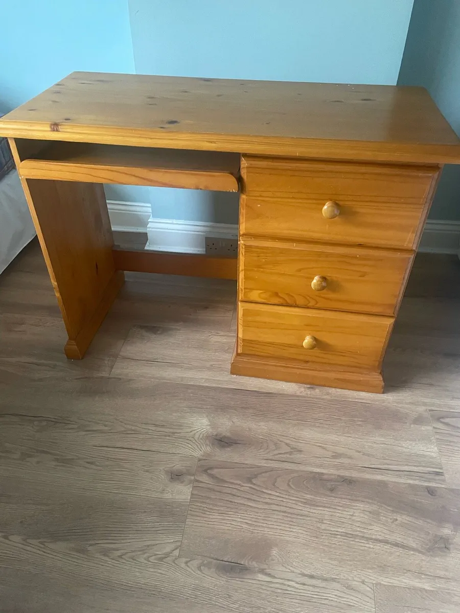 Study desk - Image 3