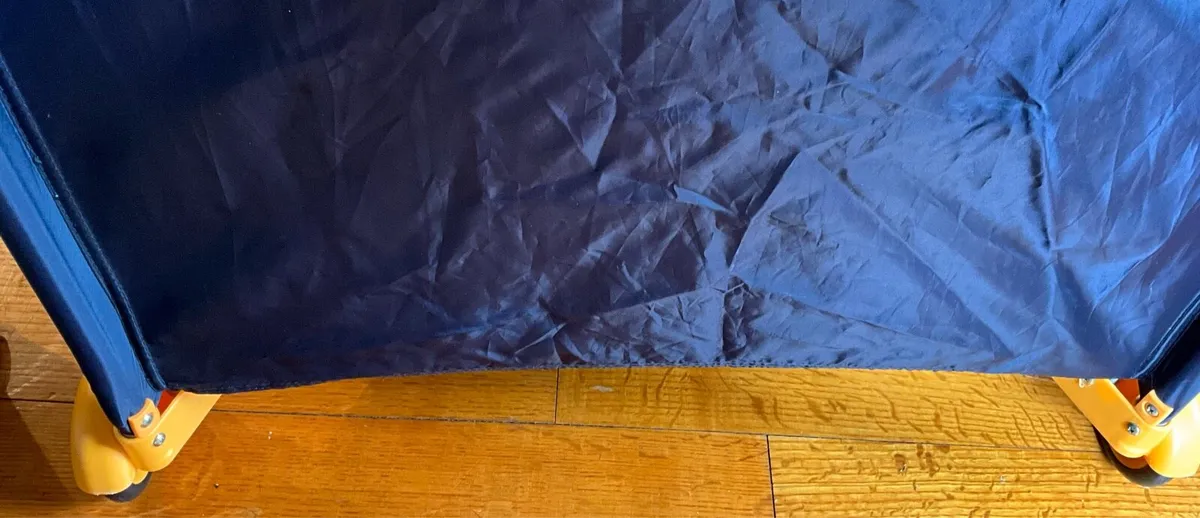 Hauck Travel Cot - Image 4