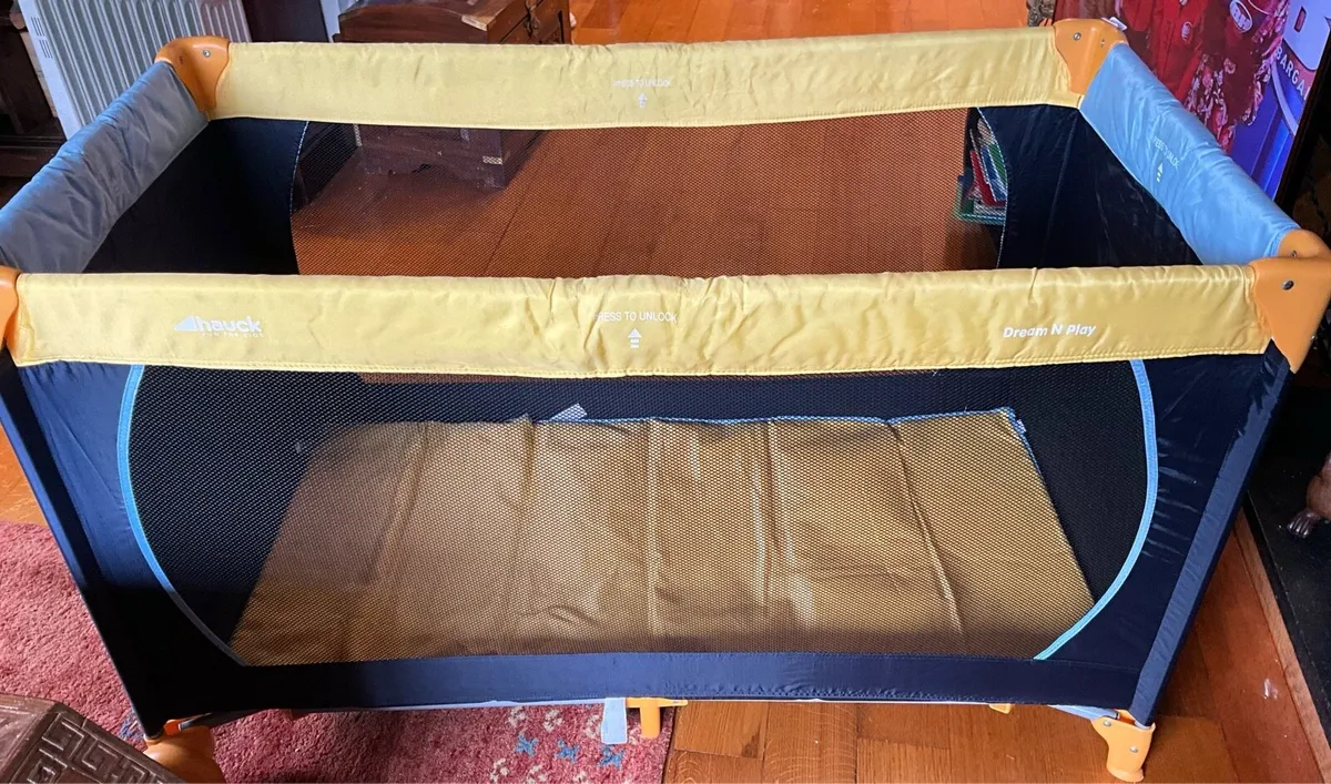 Hauck Travel Cot - Image 2