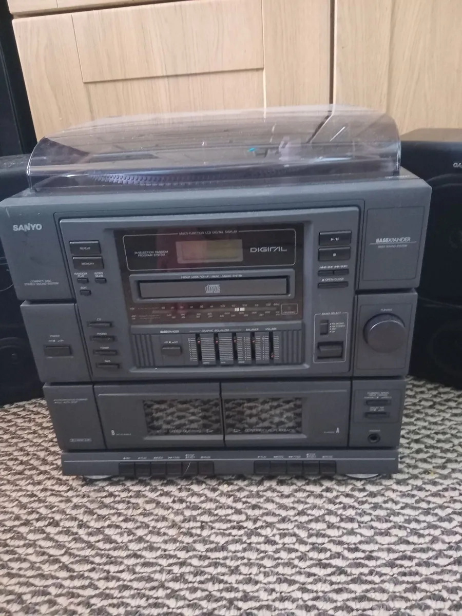 Stereo - Image 1