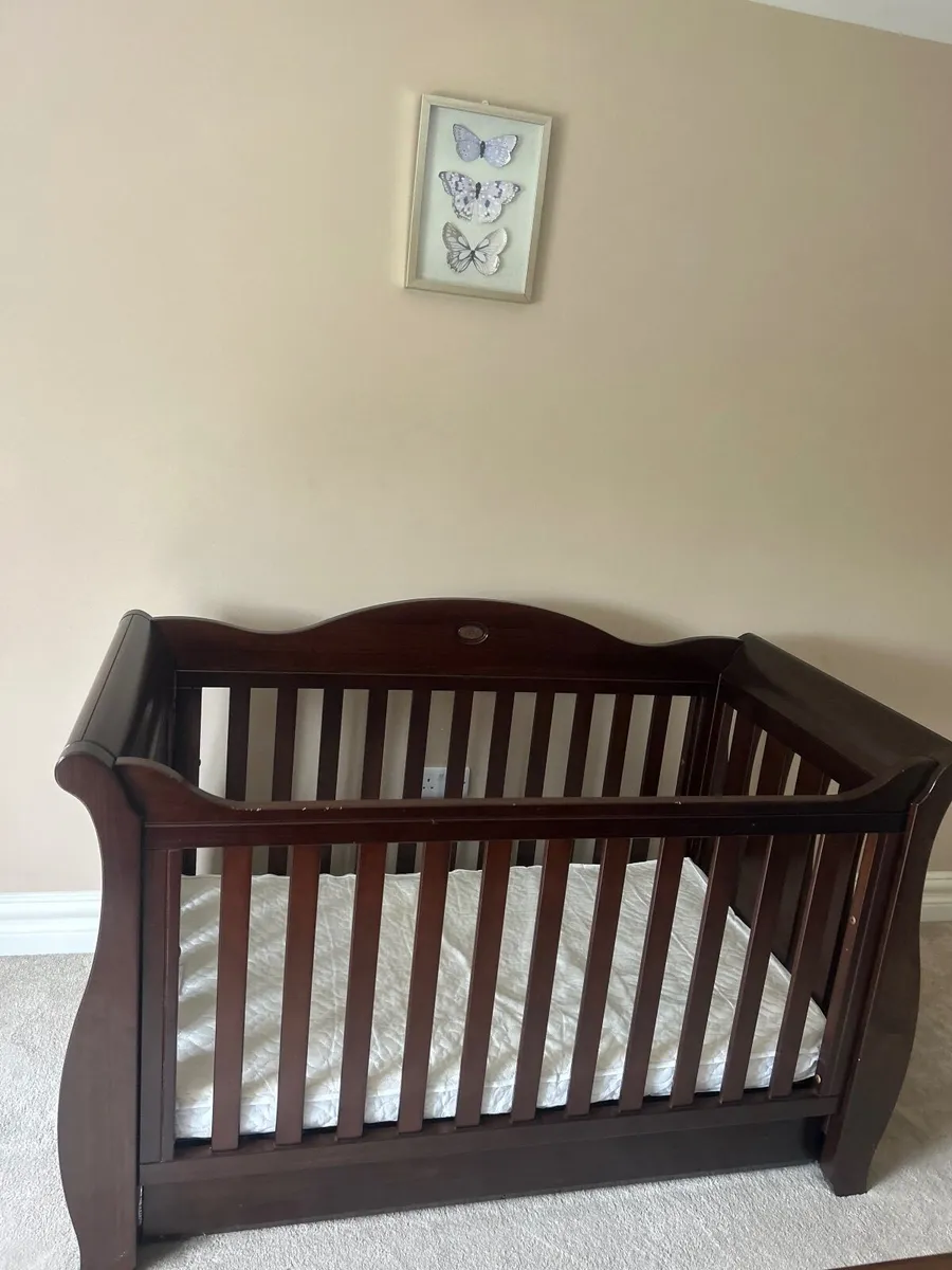 Boori Sleigh royal cot bed pre owned - Image 3