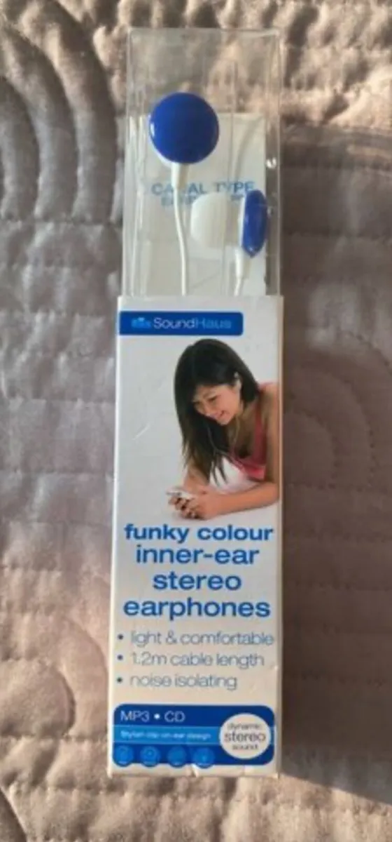 Funky earphones - Image 1