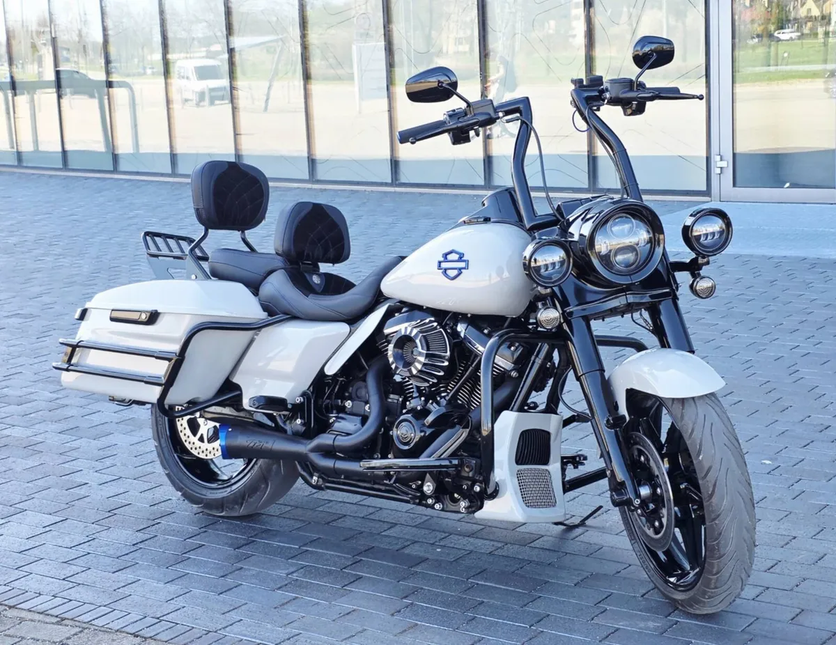 2 HARLEY  DAVIDSON ROAD KING  👑 - Image 1