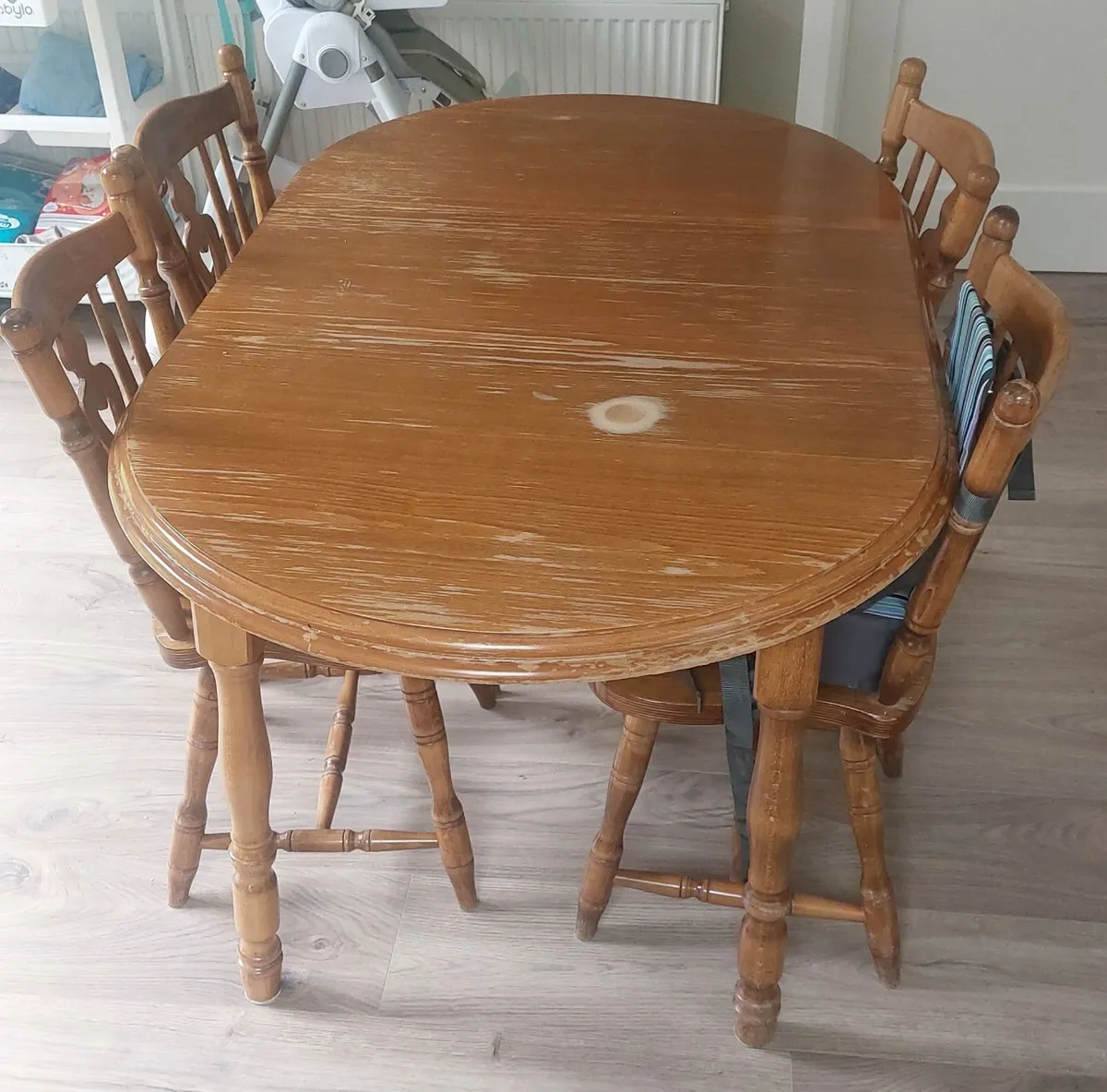 Oval dining table and 4 chairs - Image 1