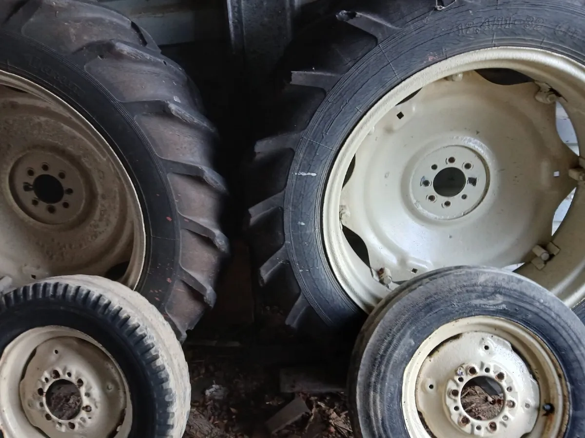 International 444 tyres - Image 4