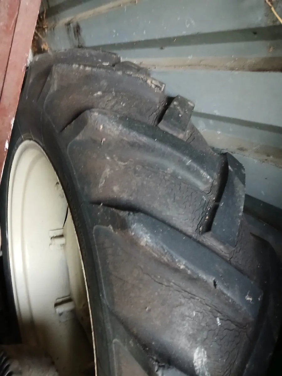 International 444 tyres - Image 3