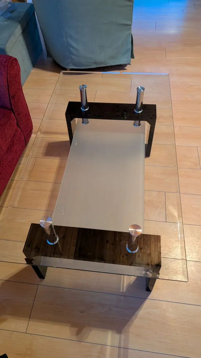 Glass coffee table - Image 1