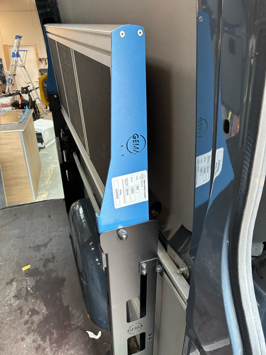 Van racking shelving  gema bulkhead sliding door - Image 4