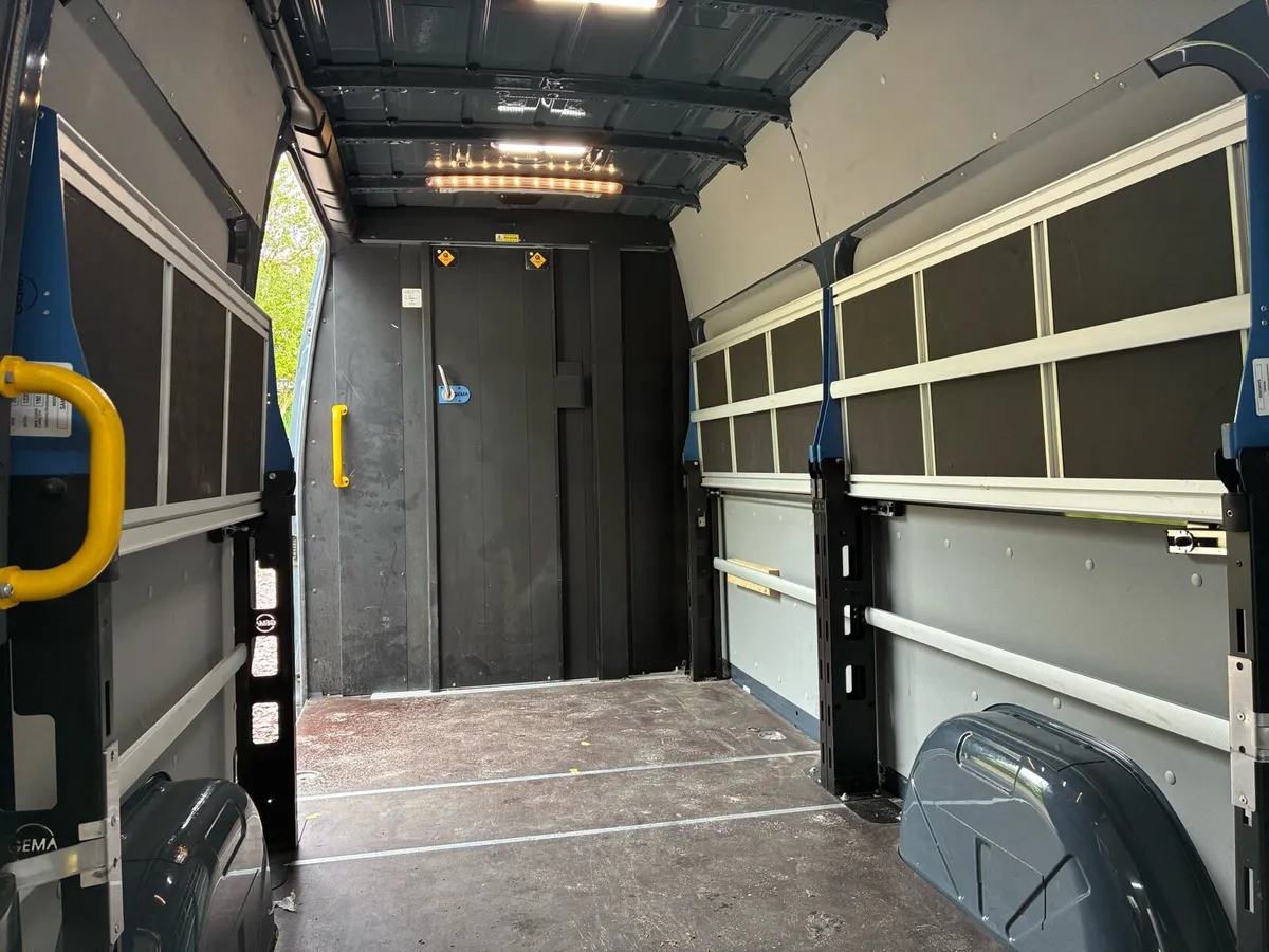 Van racking shelving  gema bulkhead sliding door - Image 3