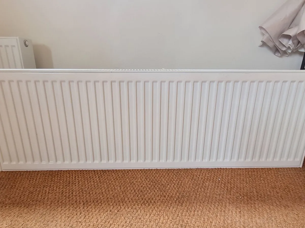 Central heating radiators in very good condition - Image 1