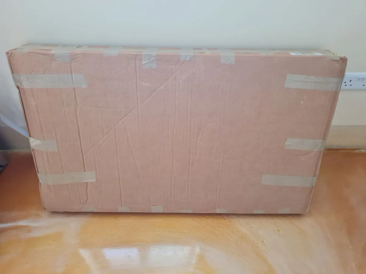 Central heating radiators in very good condition - Image 2