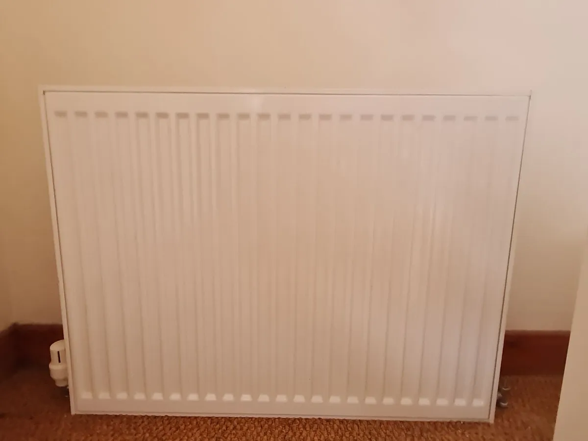Central heating radiators in very good condition - Image 4