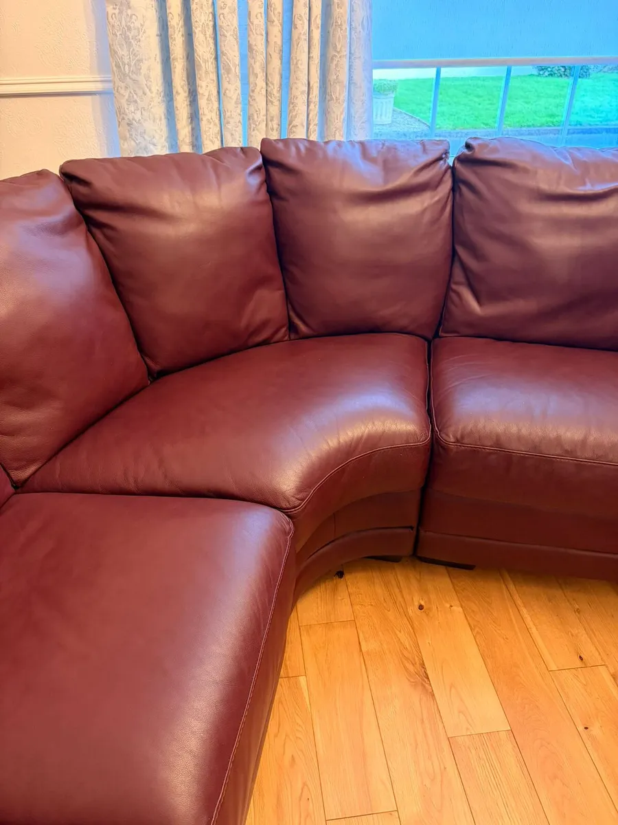 Natuzzi leather L-shape sofa - Image 4