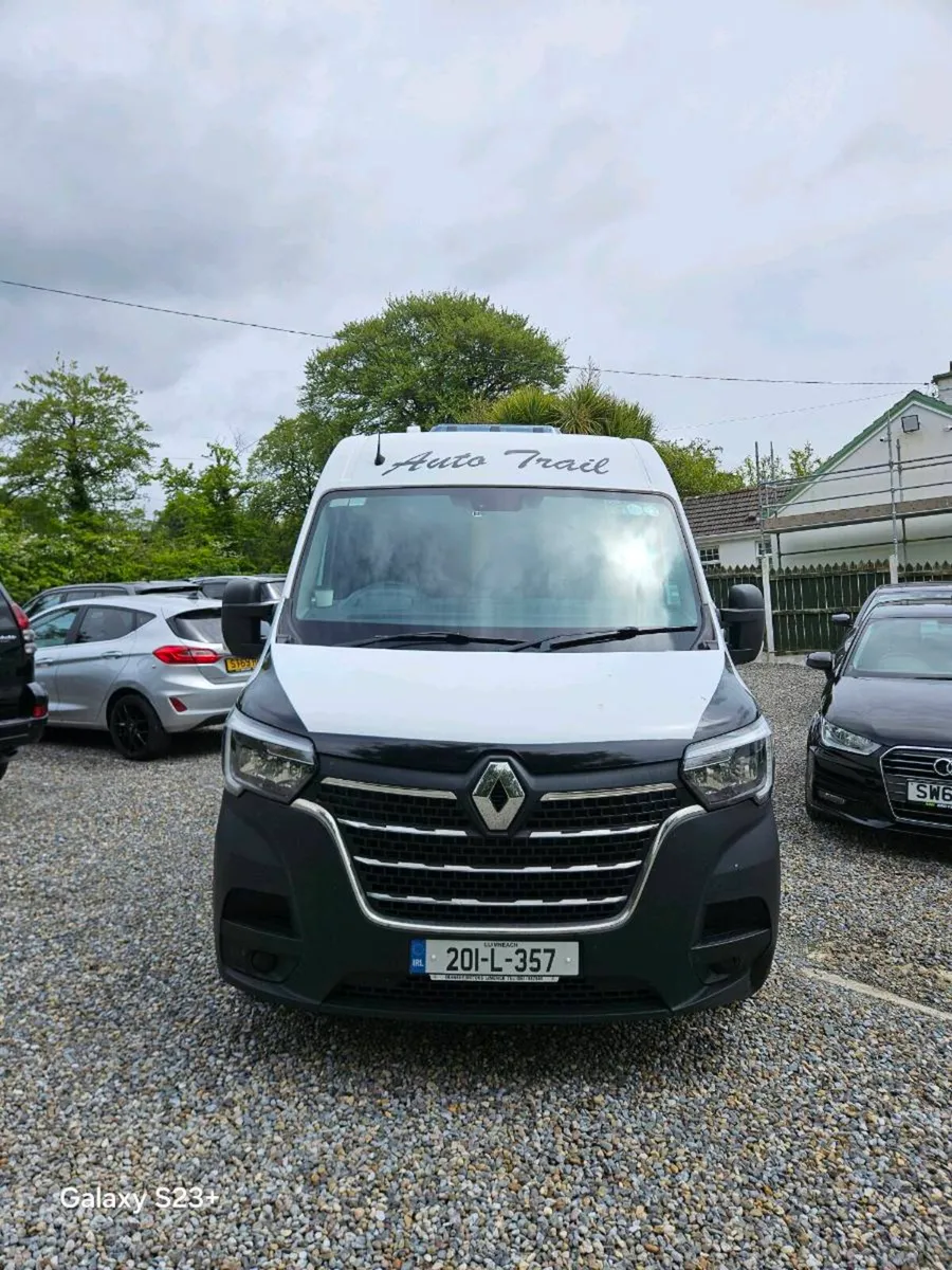 💥 2020 Renault Master 4 berth campervan 🔥 - Image 3