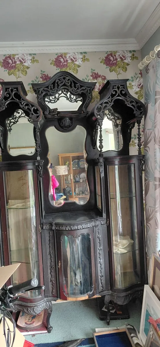 Cabinet - Image 1