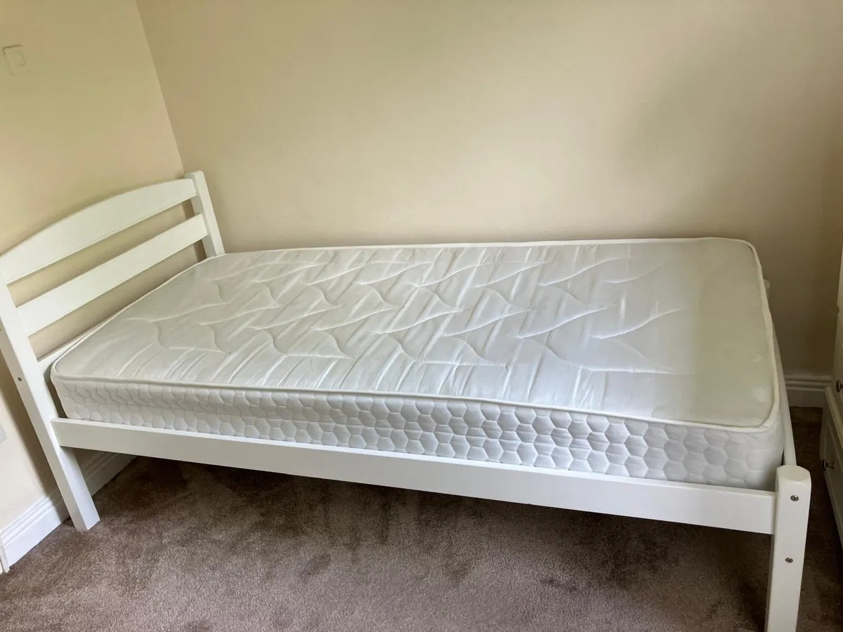 Bed - Image 1