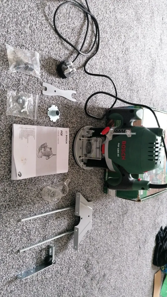 BOSCH POF 1200 AE Electric Router - Image 1