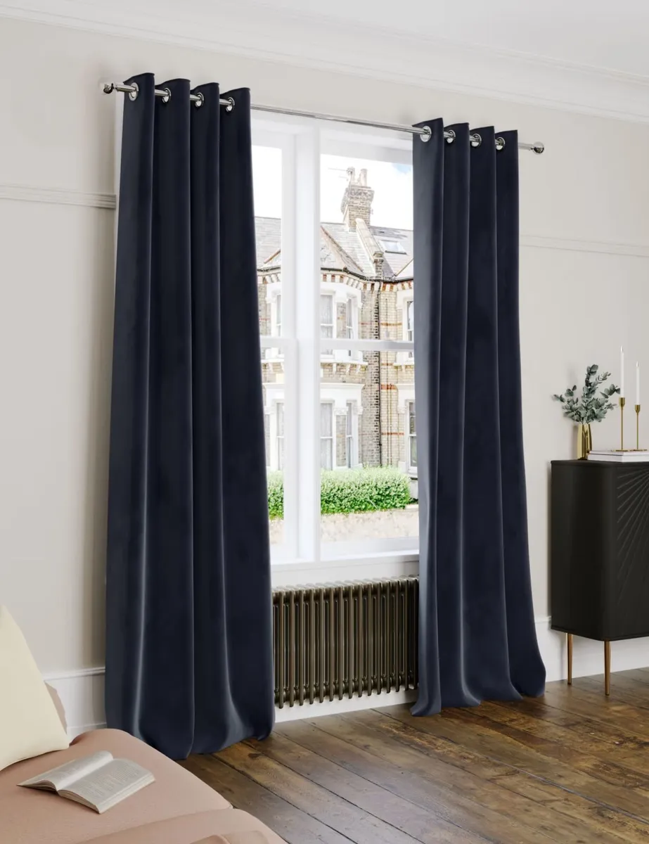 Curtains - Image 3