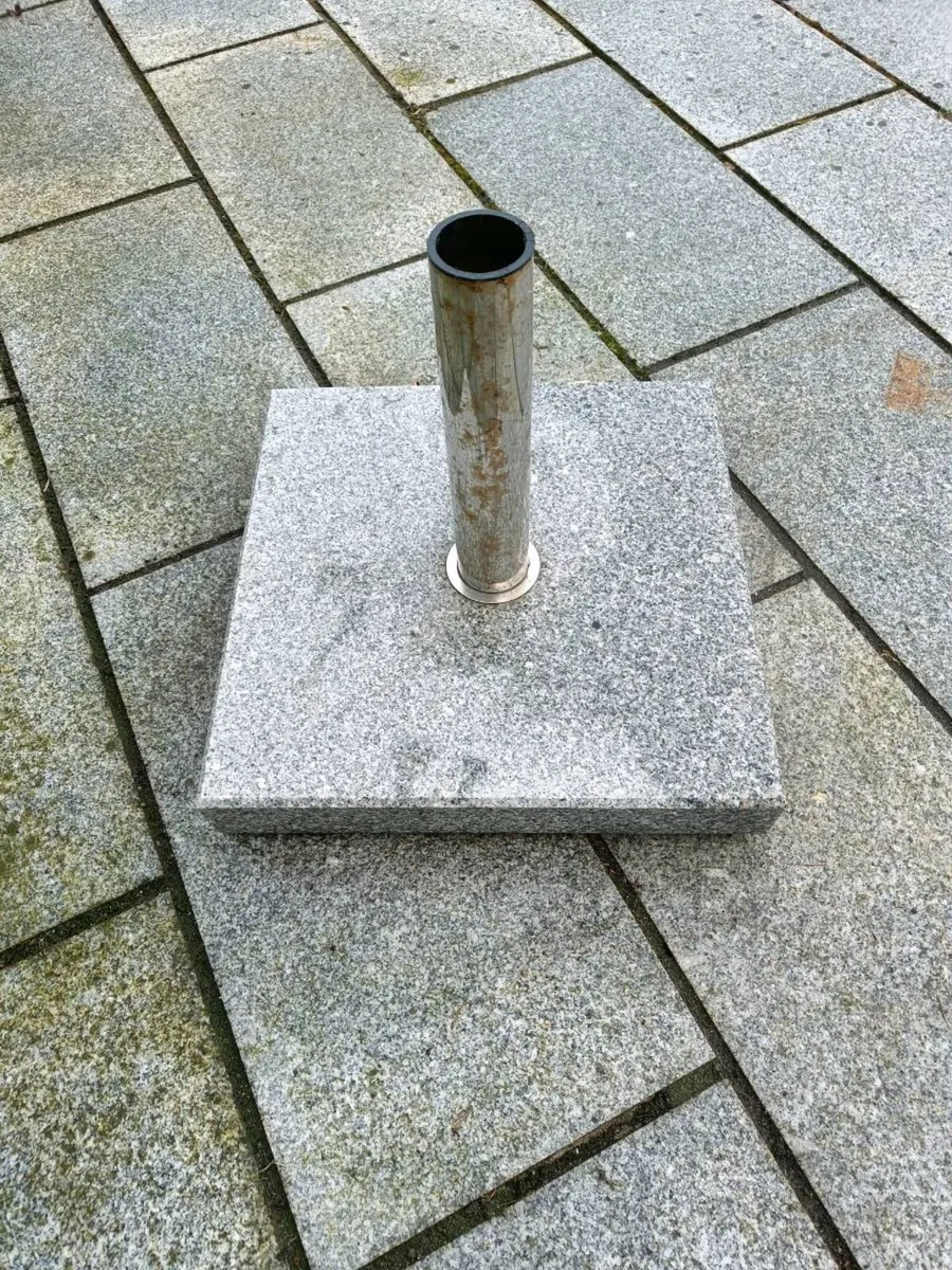Parasol + granite base - Image 2