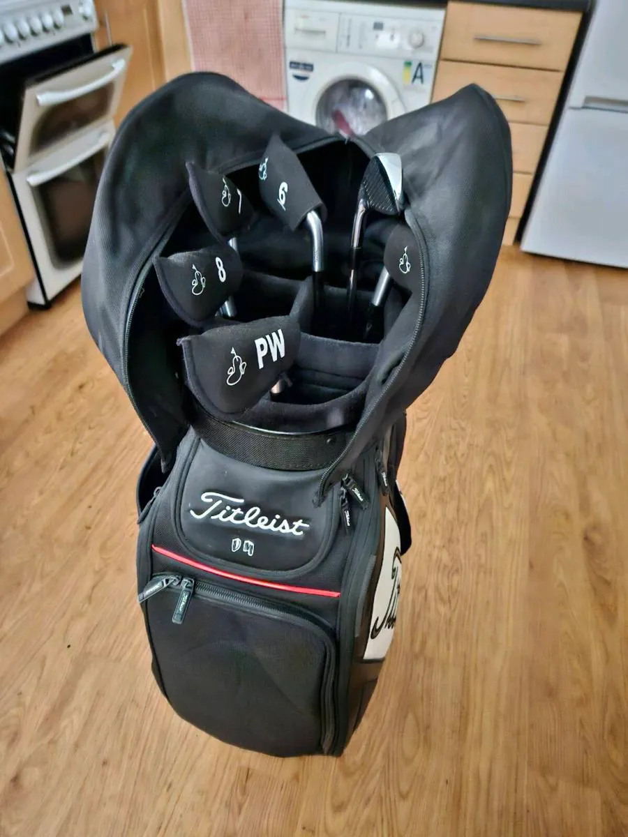 Titleist tour golf bag - Image 2
