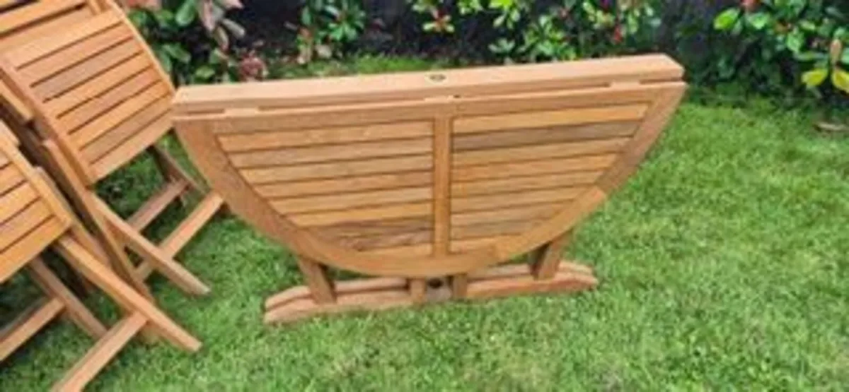 Garden table and chairs - Image 2
