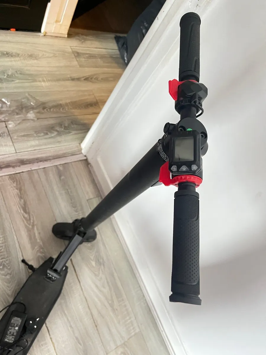 Electric scooter for Parts or Repair - Image 3