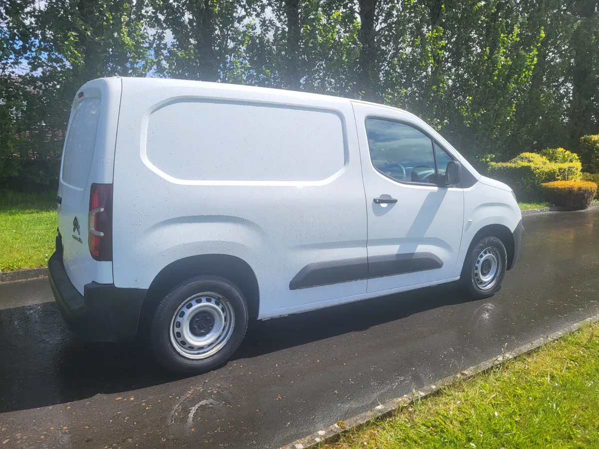 Citroen Berlingo  3 SEATER  1 OWNER - Image 2