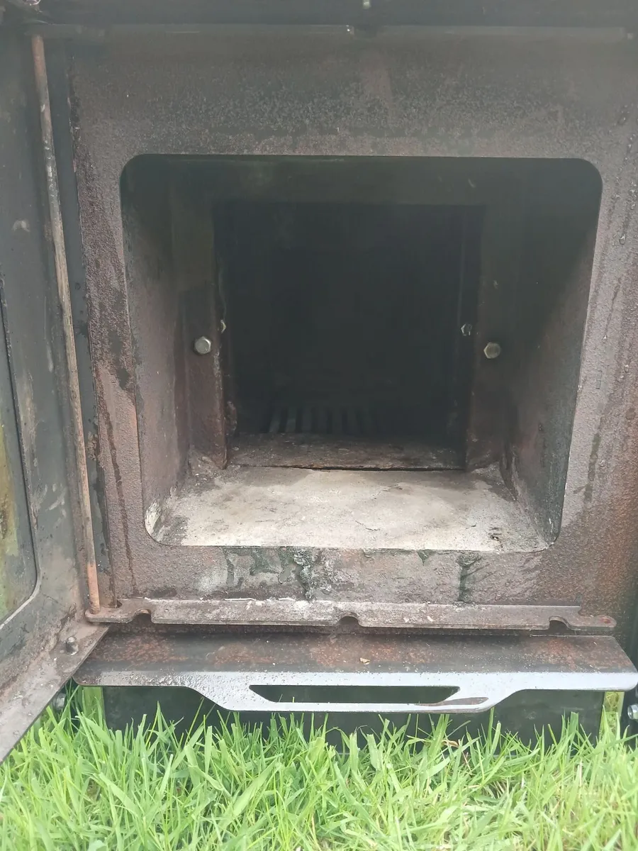 Sauna stove and chimney - Image 3