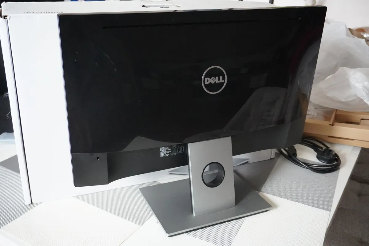 Dell Monitor - Image 2