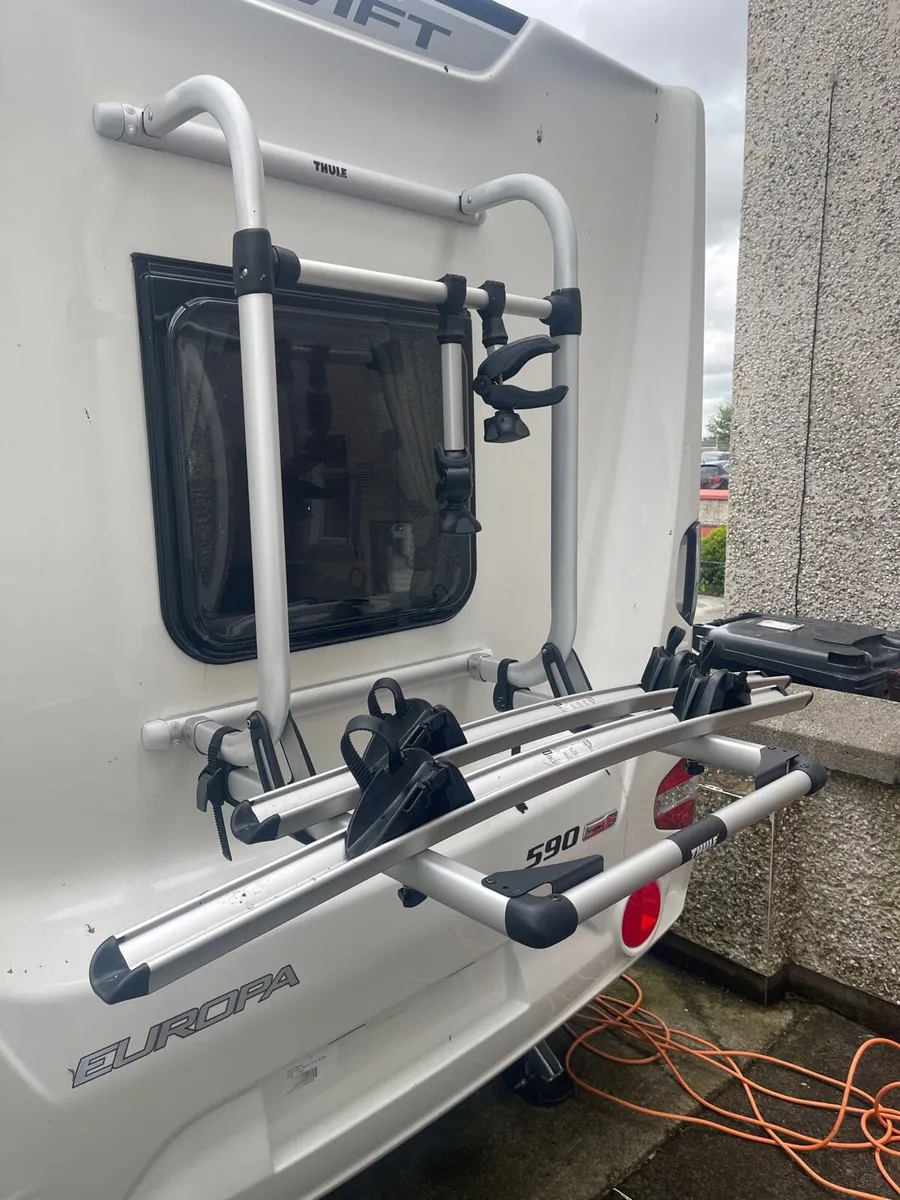 Thule Elite G2 bike rack for 4 bikes - Image 1