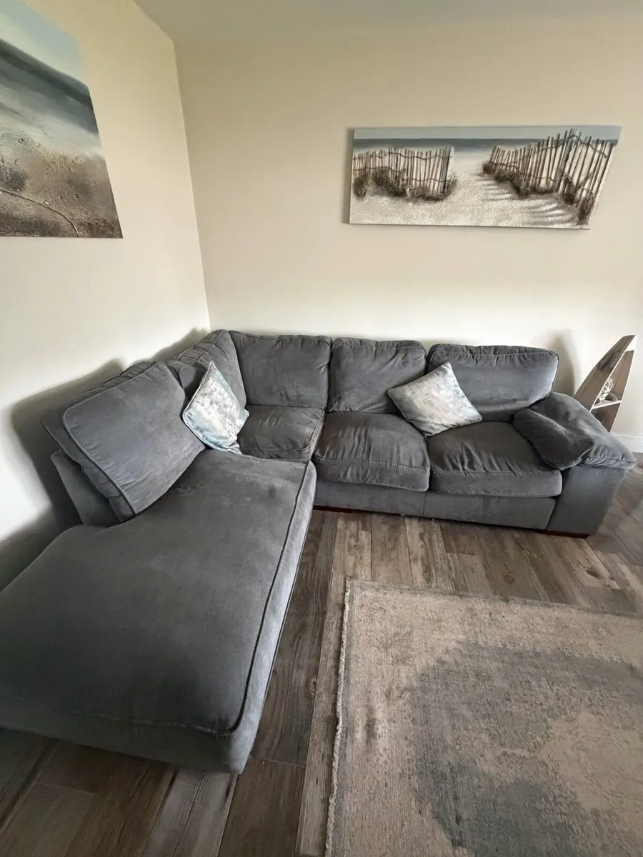 L Shaped couch and two seater - Image 4