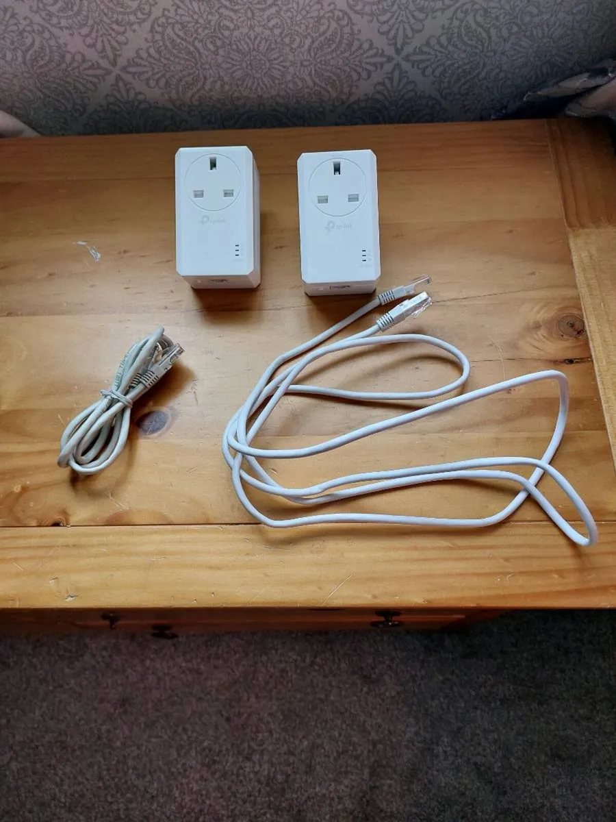 Powerline adapter - Image 1